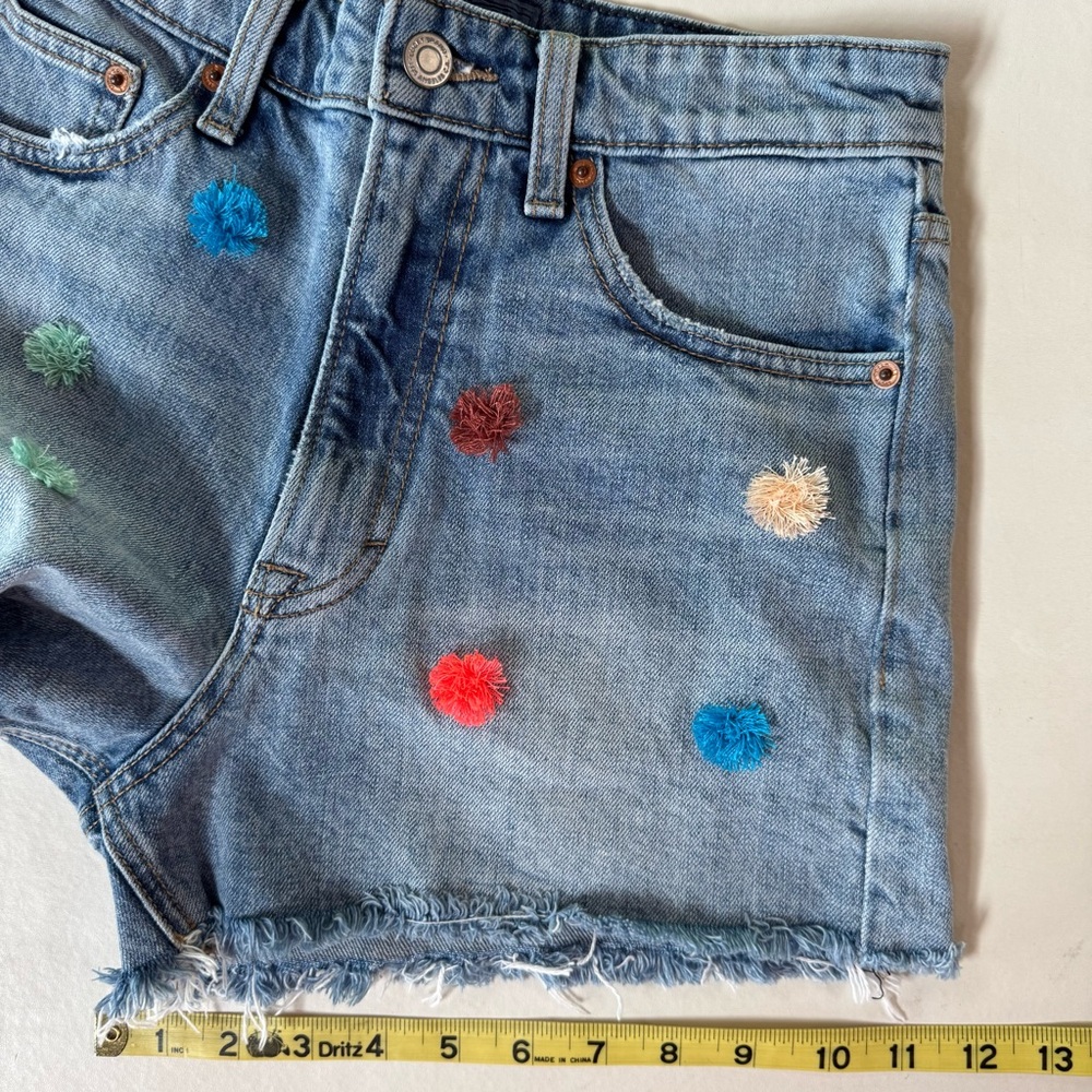 NWOT LUCKY BRAND “Lucky Pins” Denim Pom-Pom High-Rise Shorts (2/26) - Picture 12 of 17